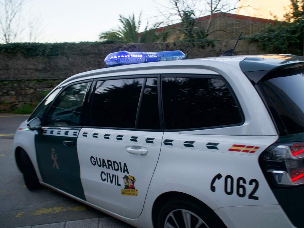 Zes doden doordat vrachtwagen inrijdt op agenten in Zuid-Spanje