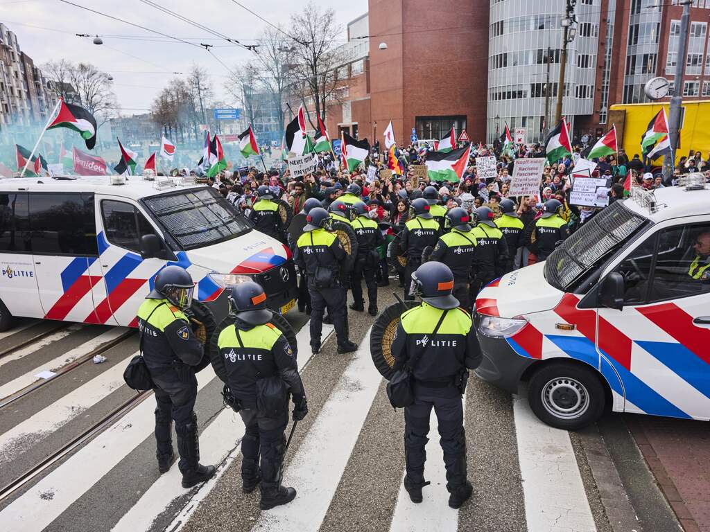 Dertien aanhoudingen bij protesten Nationaal Holocaustmuseum