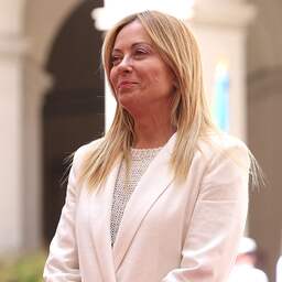 Meloni breekt record Berlusconi en leidt langstzittende regering Italië sinds WO II