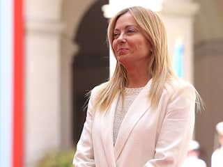 Meloni breekt record Berlusconi en leidt langstzittende regering Italië sinds WO II