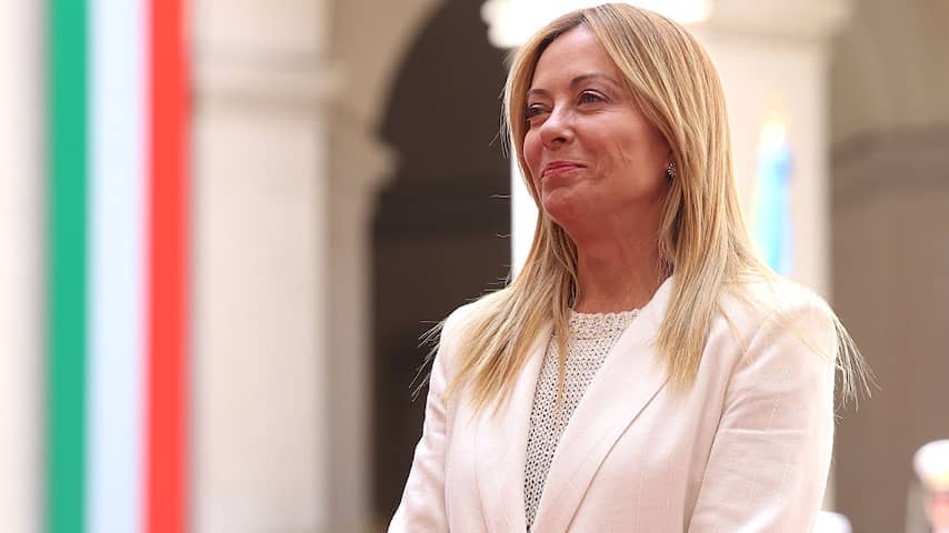 Meloni breekt record Berlusconi en leidt langstzittende regering Italië sinds WO II