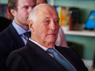 Noorse koning Harald (89) met infectie opgenomen in Spaans ziekenhuis