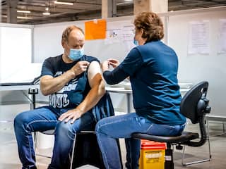 In twee weken tijd 30.000 derde prikken gezet, GGD blij met opkomst tot nu toe