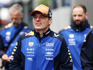 Max Verstappen daagt 100 karters tegelijk uit voor speciale race op Silverstone