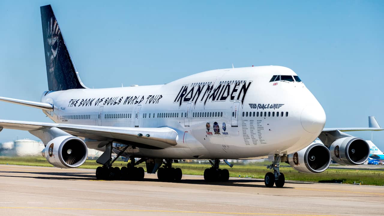 Iron Maiden parkeert Ed Force One op Schiphol Muziek NU.nl