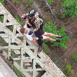 Tiener valt in 120 meter diepe kloof en heeft slechts enkele schrammen