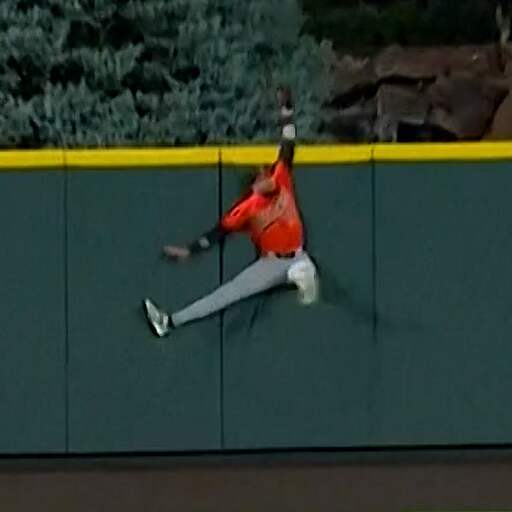 Illustratie bij: Video | Honkballer voorkomt homerun met knappe vangbal