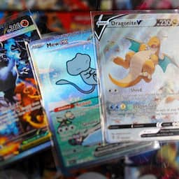 Gepensioneerde Brit wordt miljonair dankzij Pokémonkaarten van zijn zolder