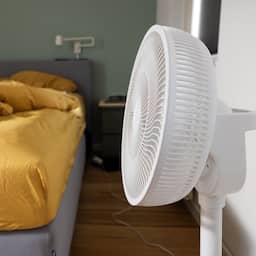 Plakkend in bed: groot deel van Nederland gaat zeldzame tropennacht tegemoet