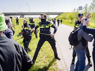 Ruim 400 demonstranten opgepakt bij XR-blokkade op A12