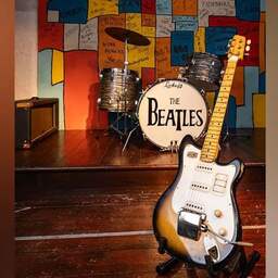 Gitaar van Beatle George Harrison geveild voor 1 miljoen dollar