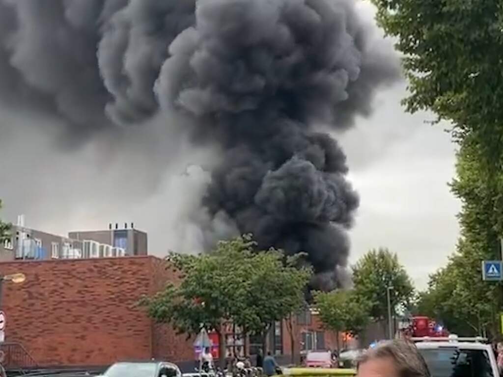 Twee minderjarigen opgepakt in verband met grote brand winkelcentrum Alkmaar