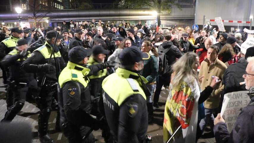 Demonstranten botsen met politie bij lawaaiprotest in Den Haag
