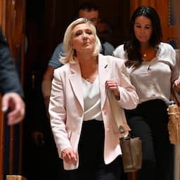 Le Pen gaat in cassatie tegen veroordeling en blijft mikken op verkiezingen 2027