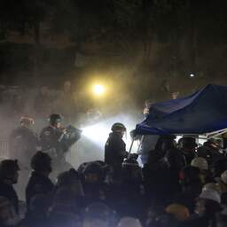Honderden agenten ontmantelen pro-Palestijns protestkamp op universiteit L.A.