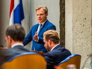 Kritiek op uitblijven duidelijke coronastrategie van kabinet groeit
