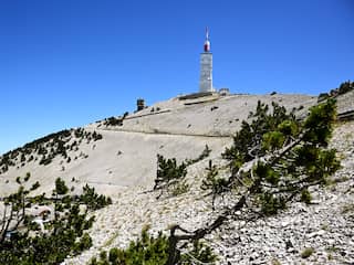 Tour-rensters voor het eerst Mont Ventoux op: 'Wil sneller zijn dan op mijn tiende'