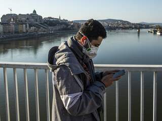 Waarom Hongarije al veel volwassenen kon inenten en Bulgarije bijna niemand