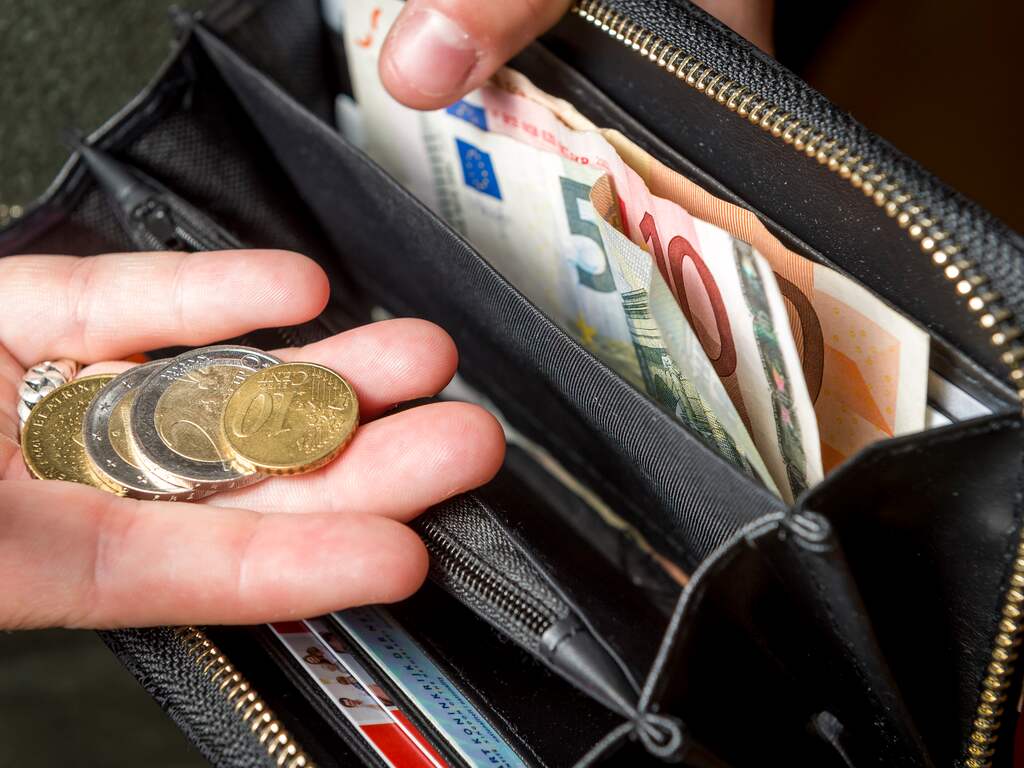 Nieuw advies om cash in huis te halen: 'Haal verschillende briefjes en munten'