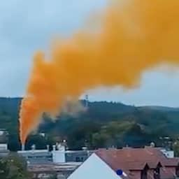 Video | Gelige gaswolk trekt over Duitse stad
