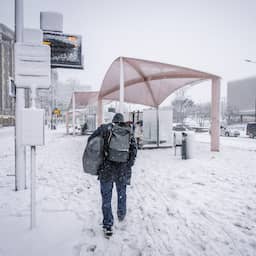 Teruglezen winterweer | Code oranje verlengd, tramverkeer in Rotterdam ligt stil