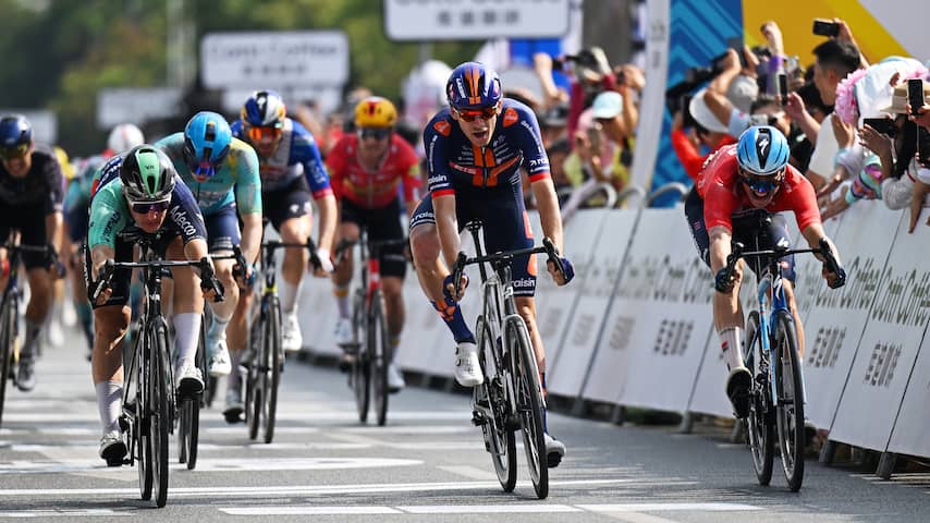 Frits Biesterbos klopt Magnier en Kooij en boekt sensationele sprintzege in China