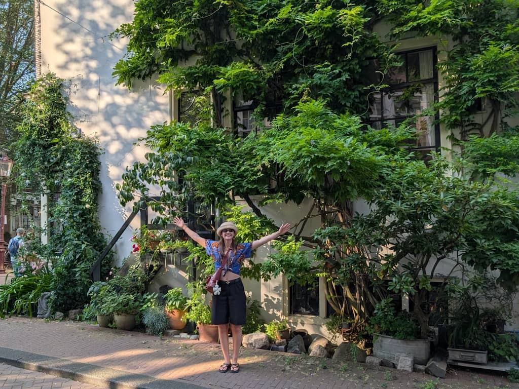 Deze 'chef hitte' moet Amsterdam door de steeds warmere zomers loodsen ...