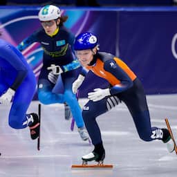 Nederlandse shorttrackers kunnen finale vergeten door valpartij Velzeboer
