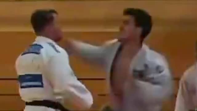Judoër laat zich provoceren en slaat zijn tegenstander gebroken kaak