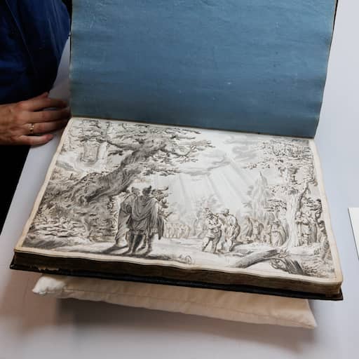 Rijksmuseum krijgt tekenboek uit zeventiende eeuw dat nog volledig intact is