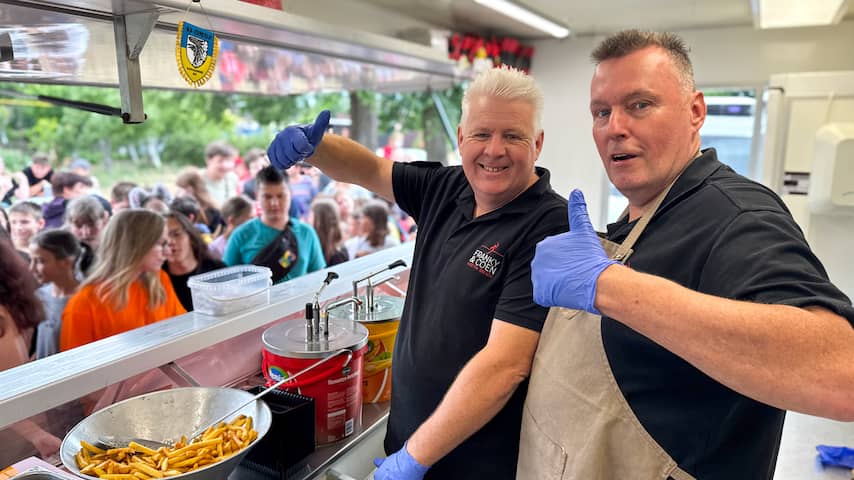 Nederlandse frietbakkers krijgen Oekraïense onderscheiding voor hulp aan front
