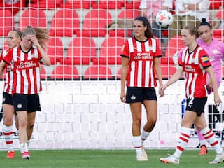 Vrouwen PSV en Ajax verliezen heenduel in laatste voorronde Champions League