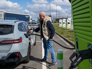 Verkoop van elektrische auto's in EU vorige maand bijna 50 procent hoger