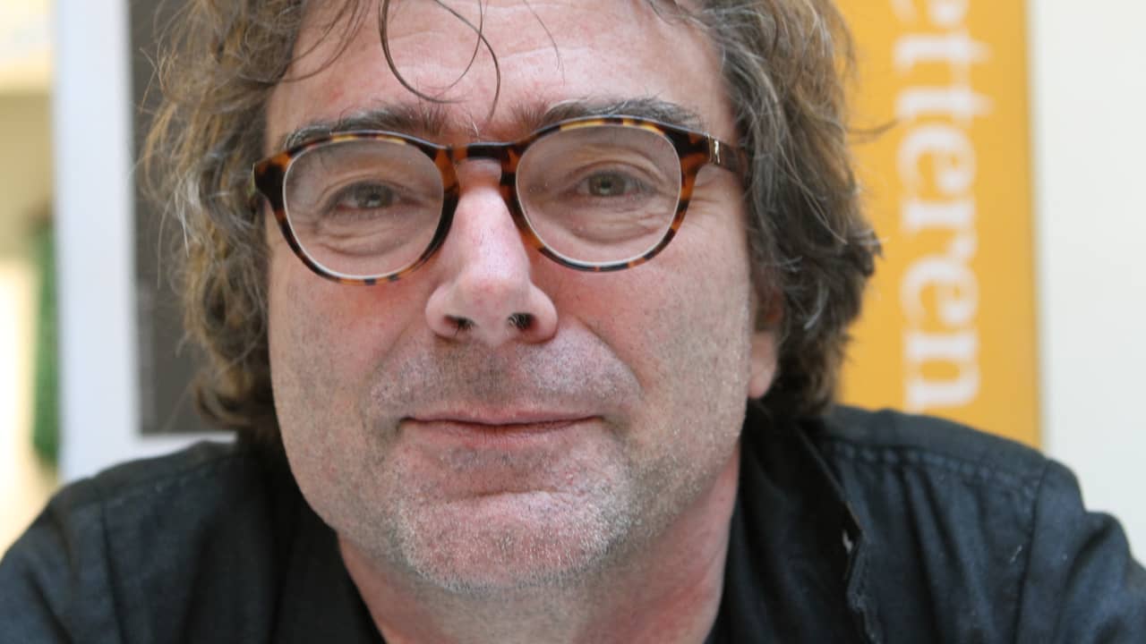 Bert Wagendorp en JW Roy winnen prijs voor beste sportboek | Boek