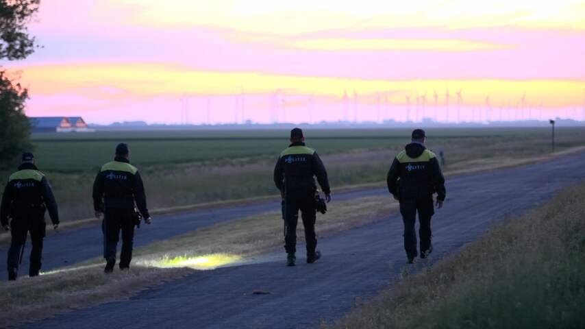 Politie kamt gebied bij Groningse dijk uit op zoek naar vermiste kinderen