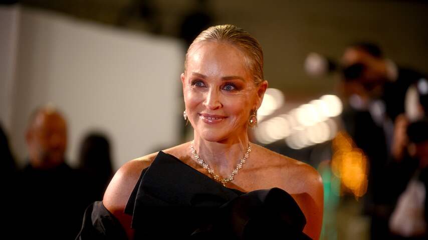 Foto bij Sharon Stone heeft al langere tijd geen seks meer: 'Weinig geluk in de liefde'