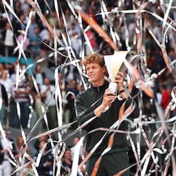 Jannik Sinner schrijft tennisgeschiedenis in Madrid met vijfde Masters-titel op rij