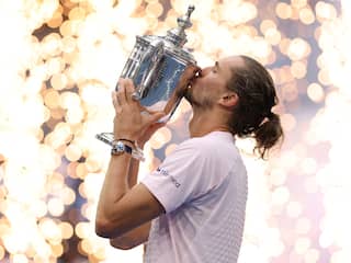 Zverev klopt thuisfavoriet Shelton in US Open-finale met opmerkelijk einde
