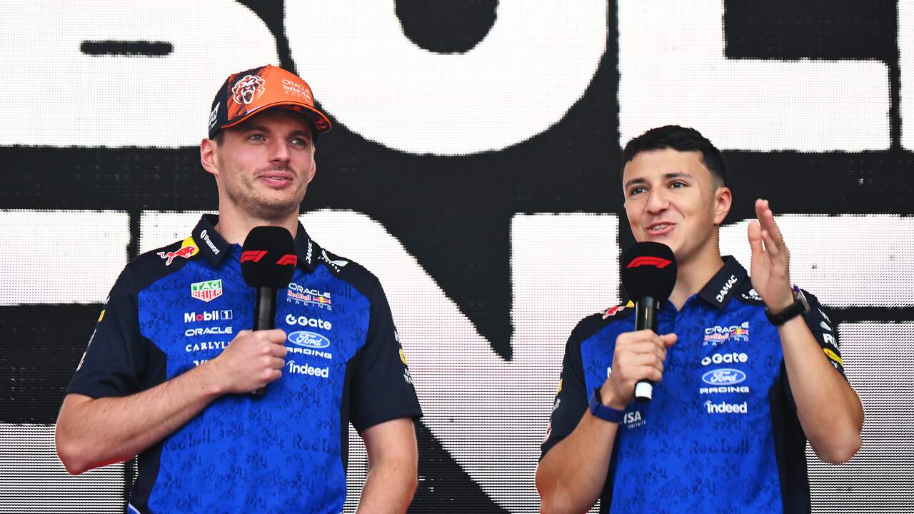 Foto bij Verstappen heeft Hadjar ook volgend jaar als teamgenoot bij Red Bull Racing