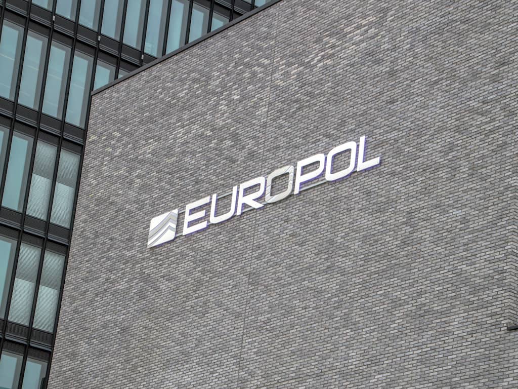 Vier Nederlanders opgepakt bij grote politieactie tegen drugshandel op darkweb