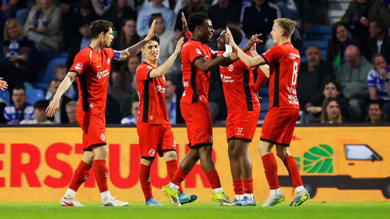 Live play-offs | Scorende El Allouchi emotioneel na zware week: 'Moest zo zijn'