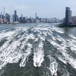Video | Honderden jetskiërs racen rond Manhattan