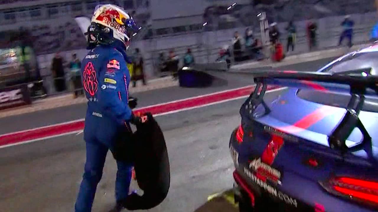 Verstappen knokt zich met knappe inhaalacties naar negende plek in GT3