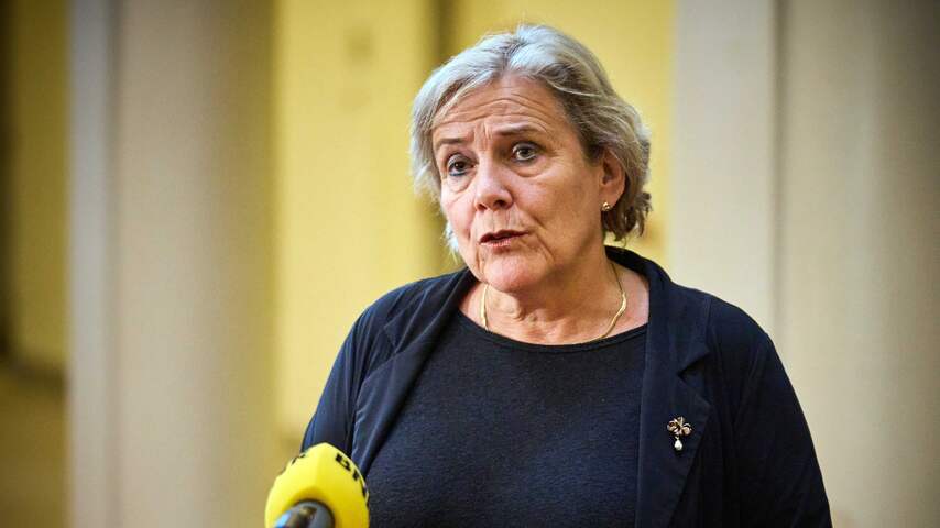 Bijleveld: Niet denkbaar meer dat vliegtuig evacués ophaalt