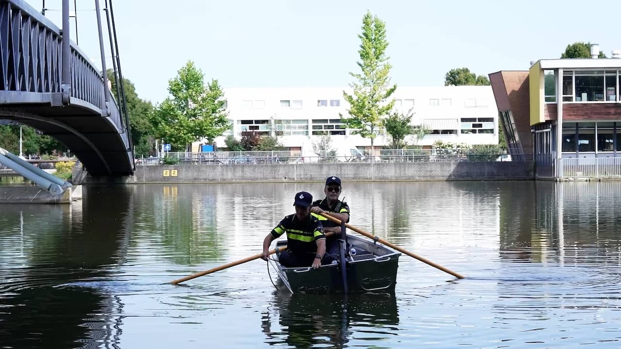Politie zoekt in Rotterdamse plas naar wapen van vergismoord
