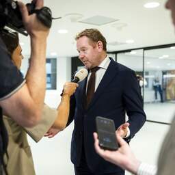 Van Weel spreekt 'spanning' in EC tegen rond stopzetten geld voor Sierra Leone
