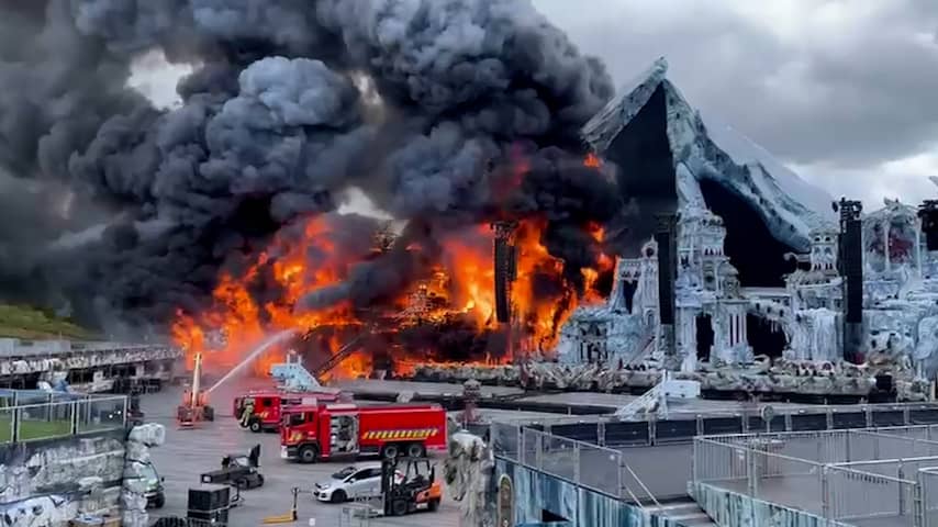grote-brand-bij-hoofdpodium-tomorrowland-daags-voor-start-festival.jpg