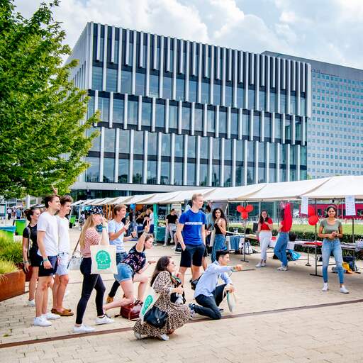 Illustratie bij: Internationale studenten dragen uiteindelijk meer geld bij aan Nederland