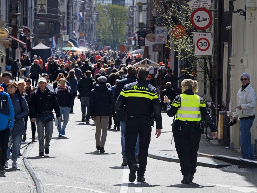 Verdachte opgepakt na mogelijke verkrachting in video Koningsdag Amsterdam