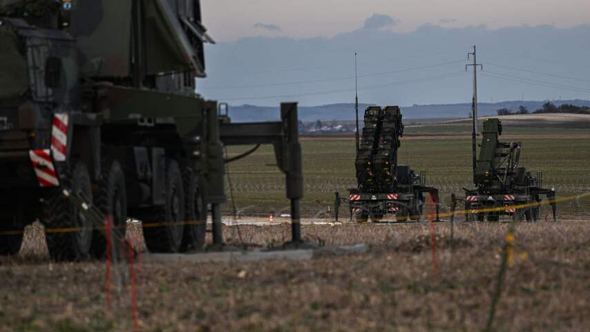 Foto bij Zelensky meldt deal voor levering van broodnodige Patriot-luchtafweerraketten